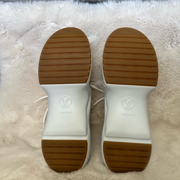 Louis Vuitton Archlight in Rose Clair - Picture 6 of 7